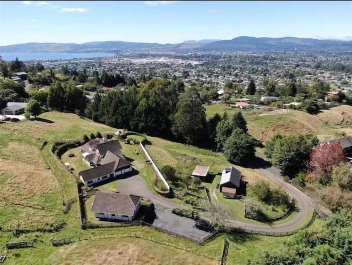 Skyline Mountain View Lodge Up To 16 People Rotorua Buitenkant foto