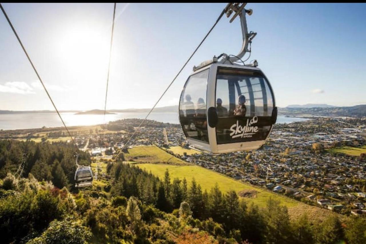 Skyline Mountain View Lodge Up To 16 People Rotorua Buitenkant foto