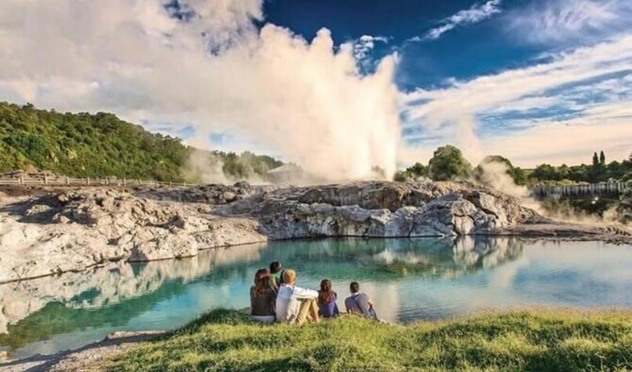 Skyline Mountain View Lodge Up To 16 People Rotorua Buitenkant foto